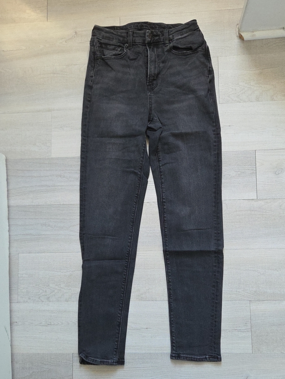 American Eagle Womens Curvy Mom Jean - Size 2 X-Long